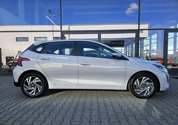 Hyundai i20 cena 77430 przebieg: 5, rok produkcji 2023 z Miechów małe 254